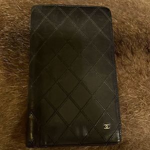 CHANEL vintage diamond stitch bifold wallet
